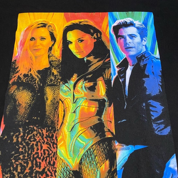 DC Comics Wonder Woman 1984 Boyfriend Fit Juniors T Shirt Size Extra Large - Picture 7 of 13